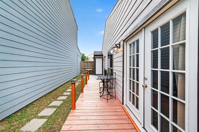 Building Photo - 10244 Bridgeland Ln