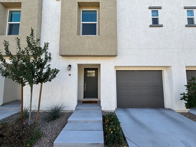 Primary Photo - Beautiful 3Bed/3Bath Townhome located in Enterprise/Southern Highlands–Southwest Henderson border...