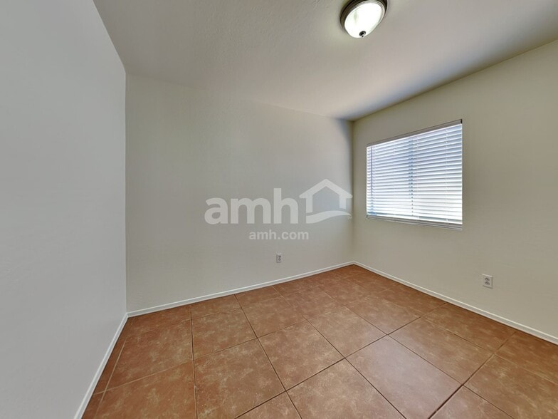 Building Photo - 12829 W Cherry Hills Dr