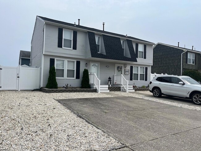 Building Photo - 5108 Ontario Dr