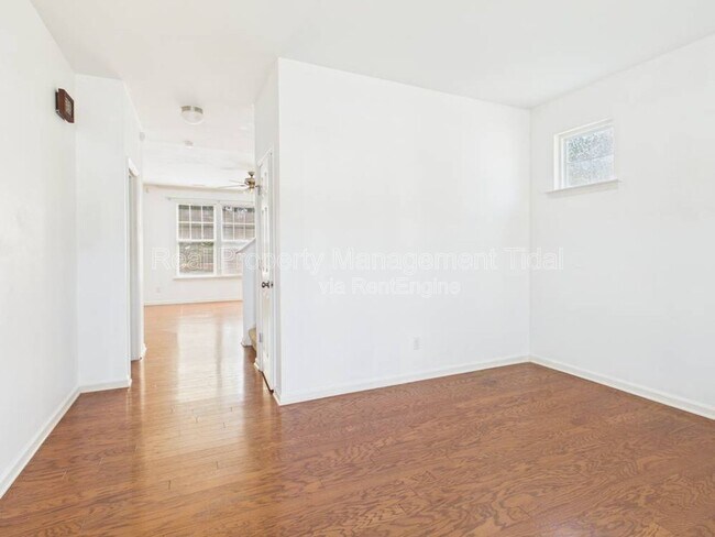 Building Photo - 205 Cheeseman Rd