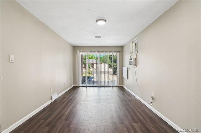 Building Photo - 1054 Leyden St