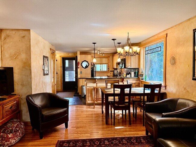 Building Photo - 40 Village Dr