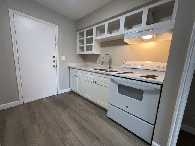 Building Photo - 4402 Tampico St