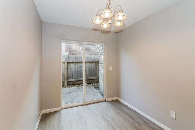 Building Photo - 18115 Brooknoll Dr