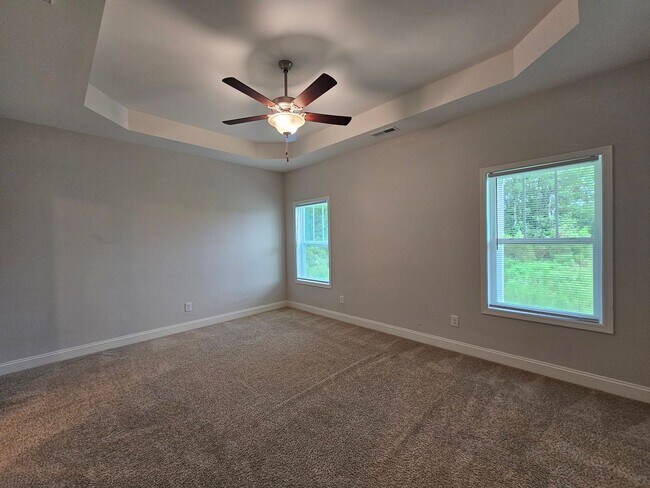 Building Photo - NEW LISTING!!!!!