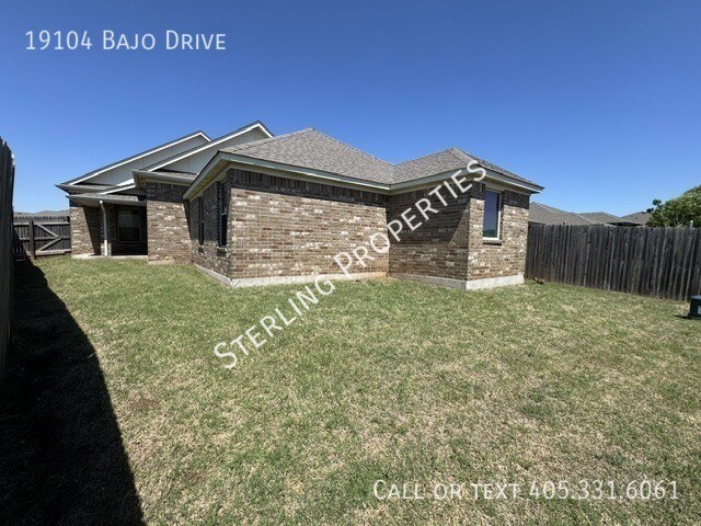 Building Photo - 19104 Bajo Dr