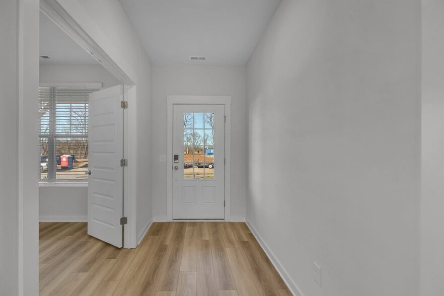 Building Photo - 361 Euclid Dr