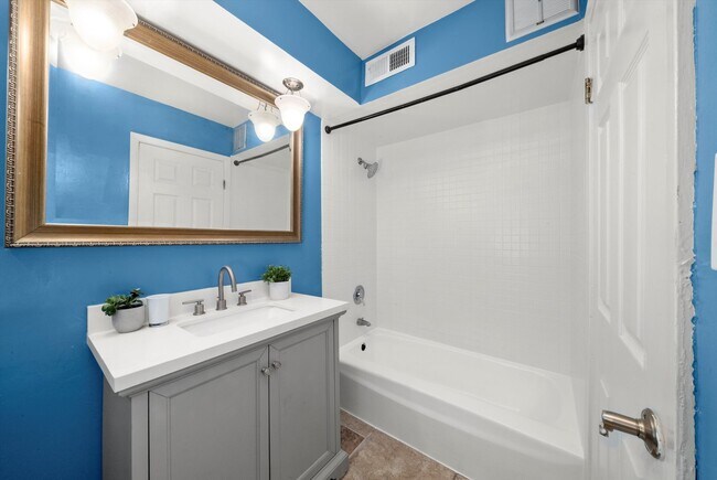 Building Photo - 333 S East Ave