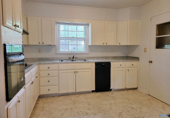 Building Photo - 3315 Charleston Ave NW