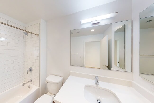 Interior Photo - City Hyde Park