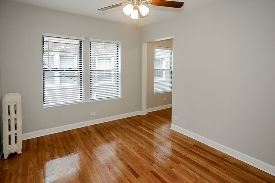 Building Photo - 520 W Cornelia Ave