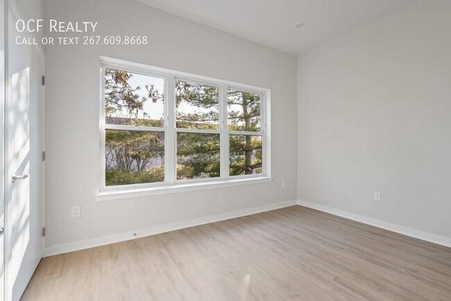 Building Photo - Modern Grays Ferry Apartment