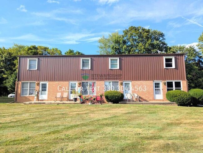 Building Photo - 137 Elm St NE