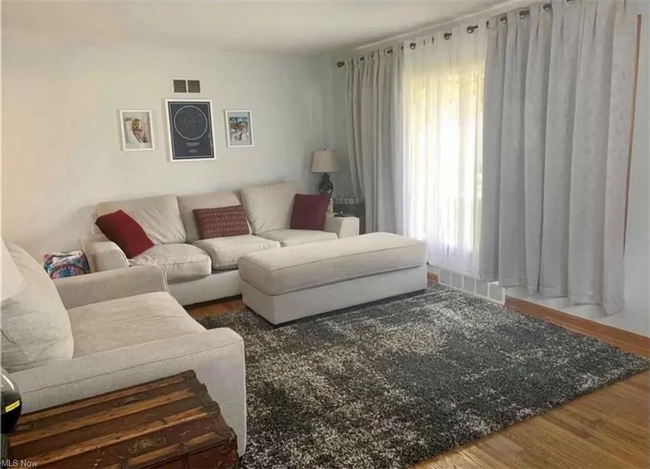 Building Photo - Spacious Two bedroom in Painesville!