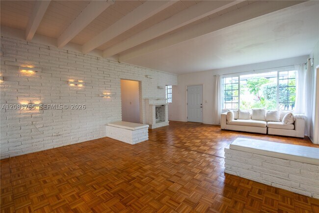Building Photo - 85 S Hibiscus Dr