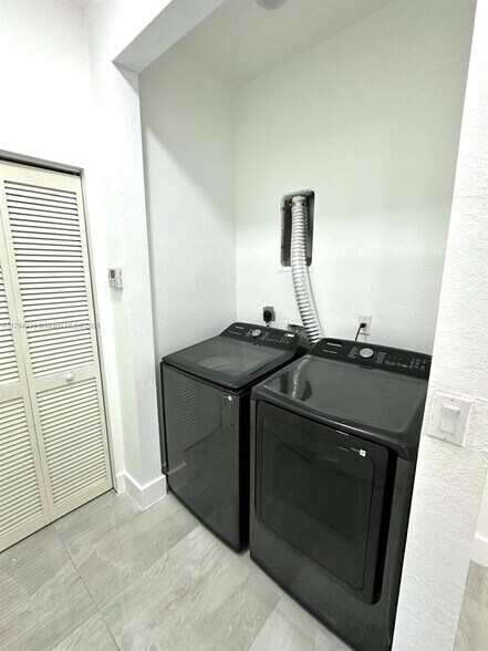 Building Photo - 9285 SW 220th Ter