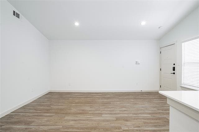 Building Photo - 523 N Ewing Ave