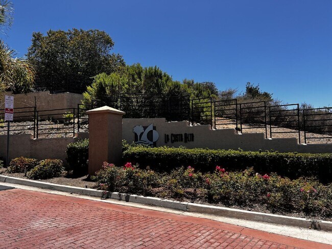 Building Photo - 6991 Ballena Way