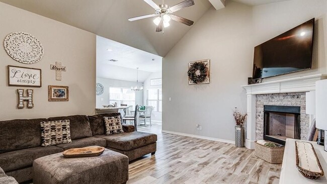 Building Photo - 3308 White Horse Dr