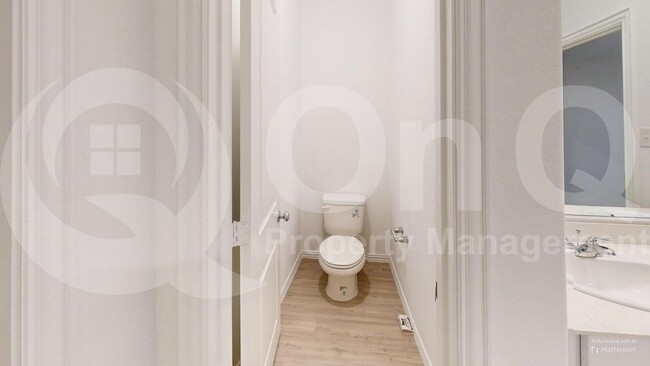 Building Photo - 1420 Rousseau Dr
