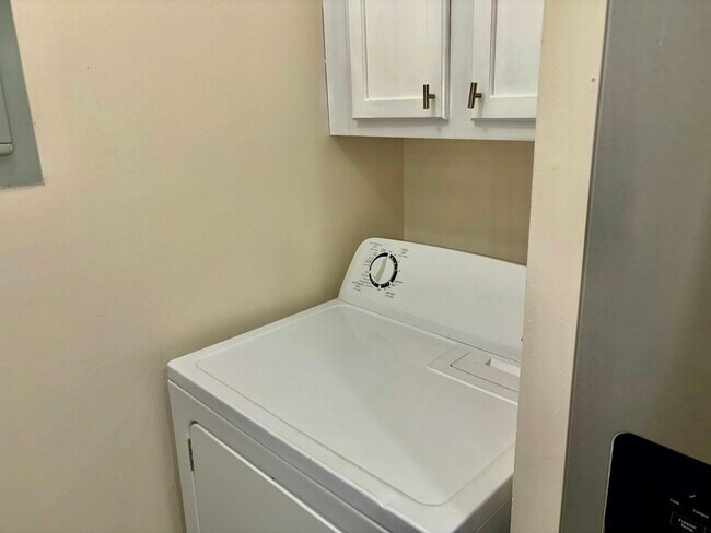 Building Photo - 110 Heywood Rd