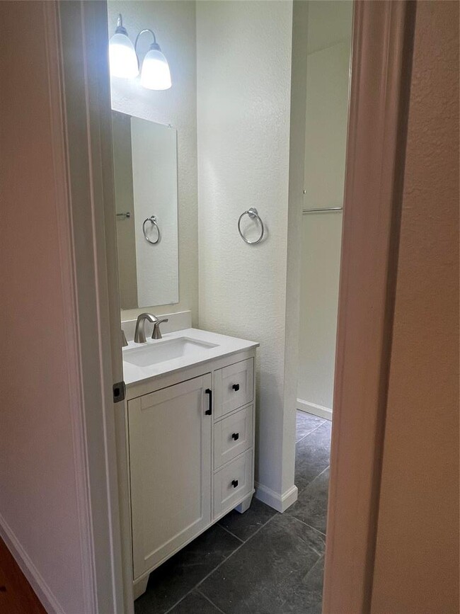 Building Photo - 5404 Martin Ave