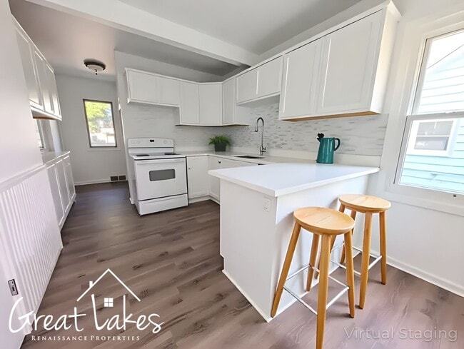 Building Photo - Stunning 2 Bedroom 2 Bathroom now availabl...