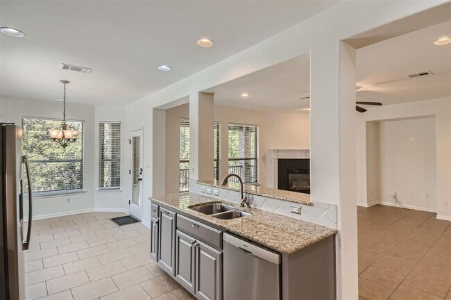 Building Photo - 12609 Calistoga Way