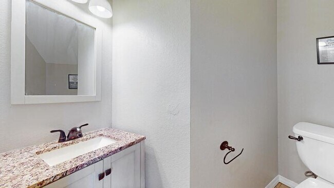 Building Photo - 2715 Woodlark Dr