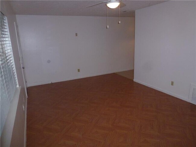 Building Photo - 181 Paper Mill Rd