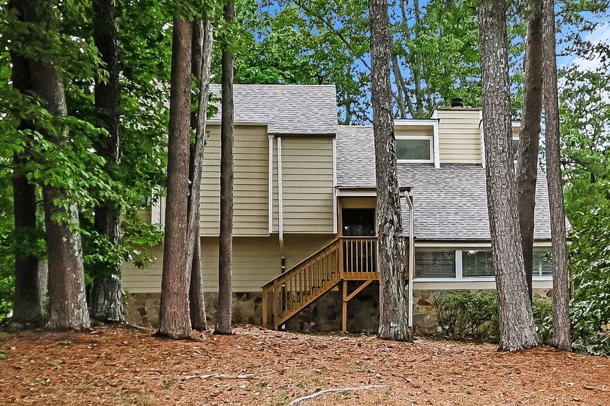 Primary Photo - 961 Woodmont Dr
