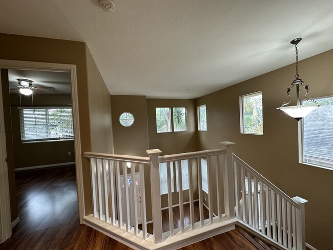 Building Photo - Beautiful & Spacious Pet-Friendly Home at ...