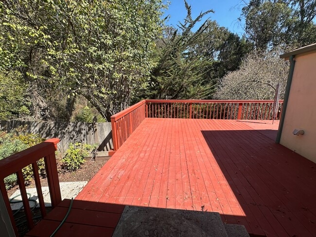 Building Photo - 46 Valley View Rd