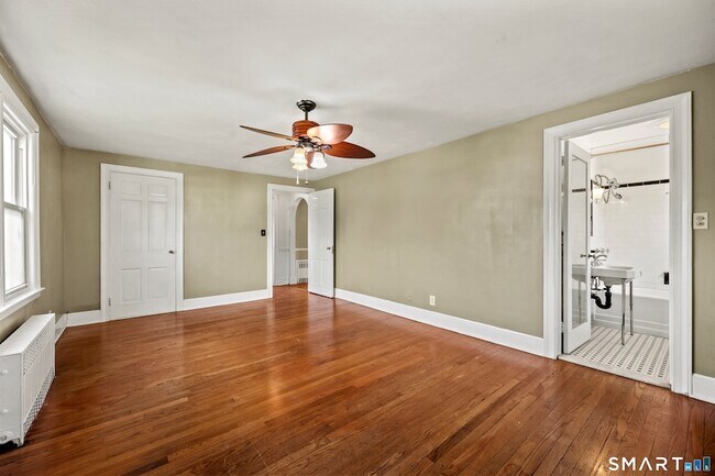 Building Photo - 92 Hazelmere Rd