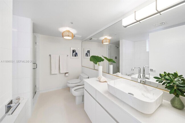 Building Photo - 1900 Sunset Harbour Dr