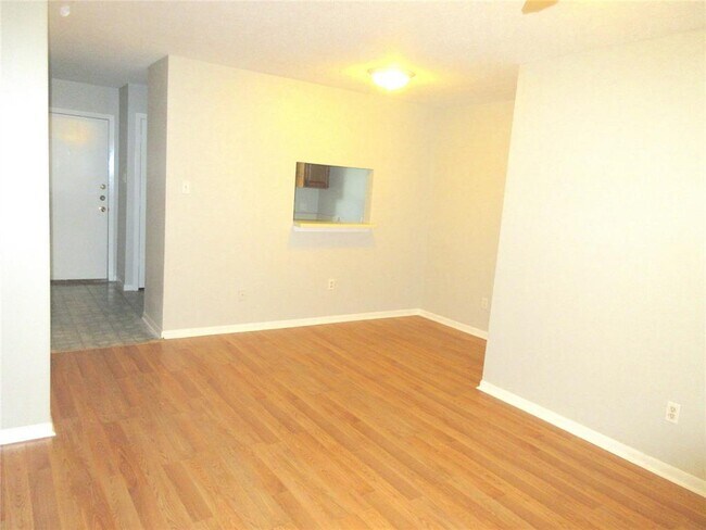 Building Photo - 1230 Shadowdale Dr