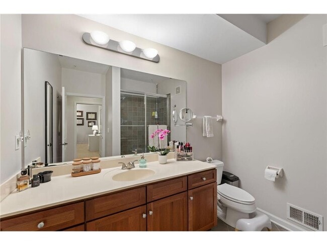 Building Photo - 1008 Portland Ave