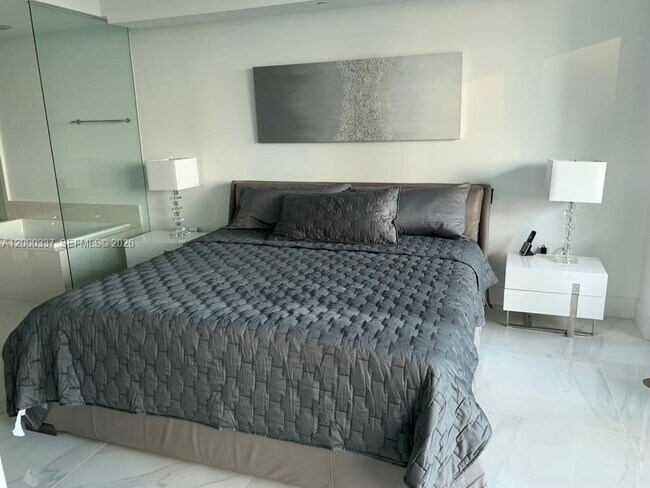 Building Photo - 650 NE 32nd St