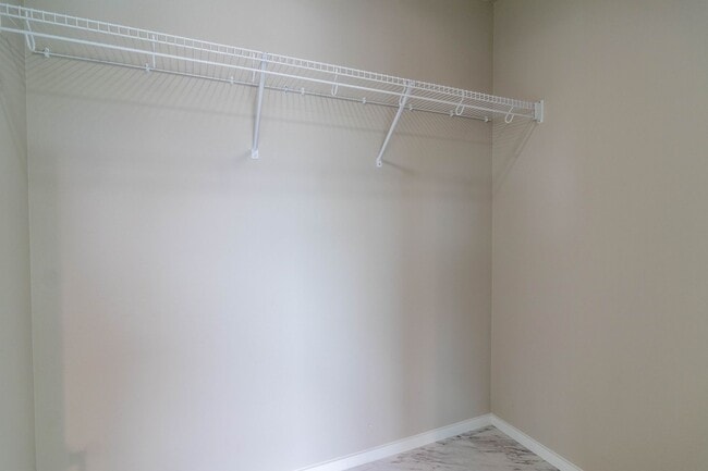 Building Photo - ***Coming Soon June 1st, 2026***Modern 4 bed 2.5 bath near the Fairways Golf Course, Amazon and F...