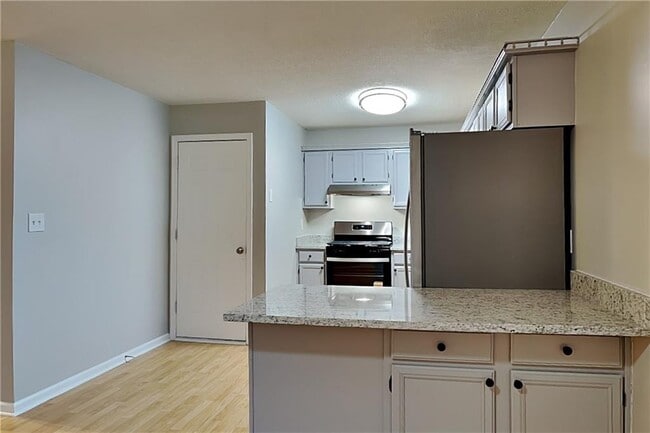 Building Photo - 235 Peach Crossing Dr