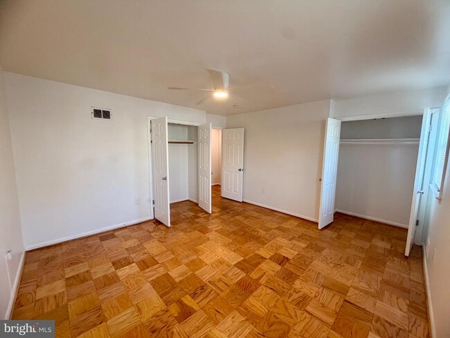 Building Photo - 5129 Clacton Ave