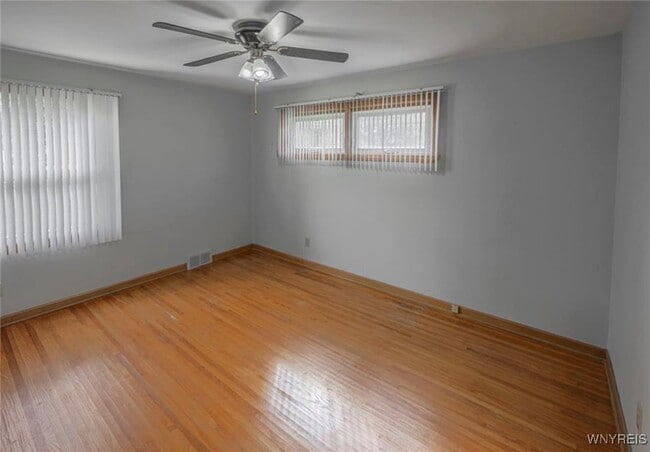 Building Photo - 1088 98th St