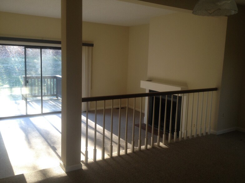 Building Photo - 180 Conestoga Way