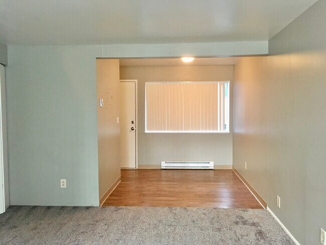 Building Photo - 2727 NE 125th St