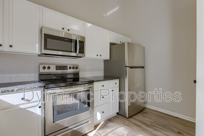 Building Photo - 17821 Lillian St