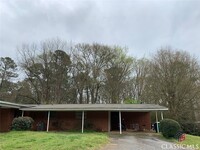 Building Photo - 475 Venita Dr
