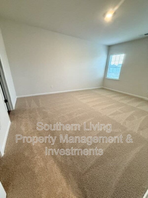 Building Photo - 1413 Secrest Cmns Dr