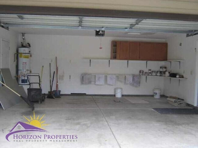 Building Photo - Open 2 Bed 2 Bath Natomas Duplex Unit