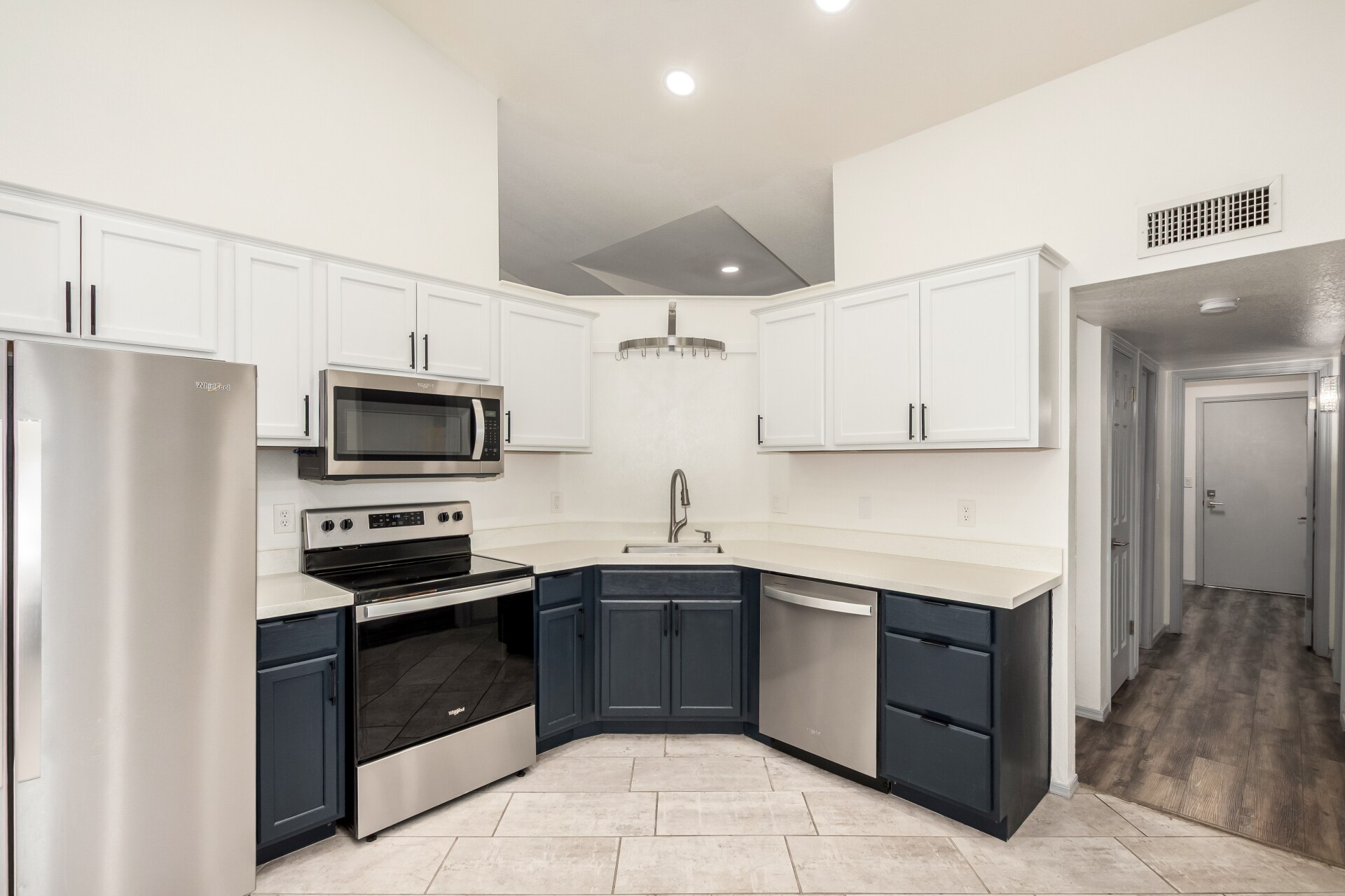 Building Photo - 3981 E South Fork Dr